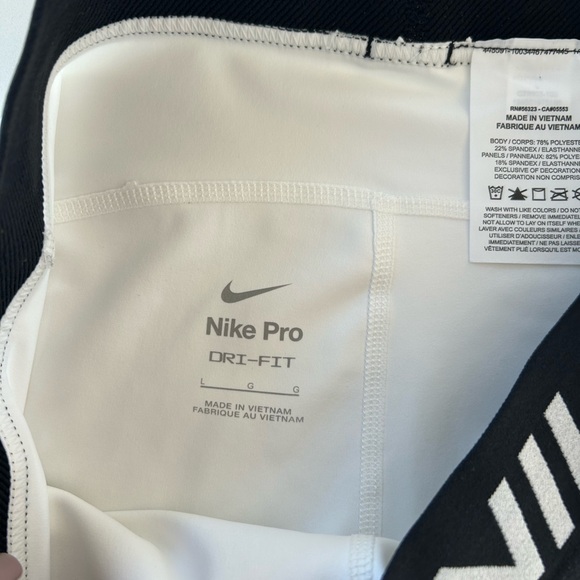 Nike Pro White and Black Leggings - Picture 5 of 5